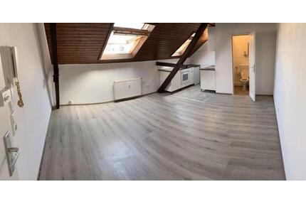 Sanierte 1-Zimmer-Wohnung mit Einbauküche in Krefeld