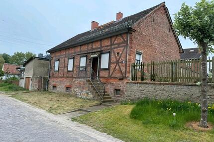 Einfamilienhaus - 24.900,00&nbsp;EUR Kaufpreis, ca.&nbsp; 120,00&nbsp;m&sup2; in Erxleben (PLZ: 39343)