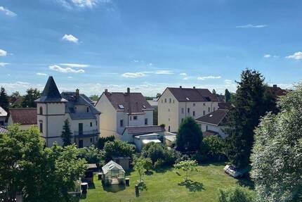 Charmante Maisonette-Dachgeschosswohnung mit Balkon und Tiefgaragen-Stellplatz - Leipzig Liebertwolkwitz