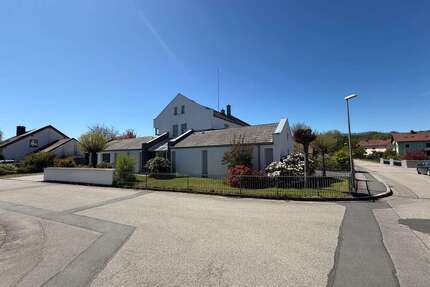 Haus zum Kaufen in Nabburg 650.000,00 € 320 m²