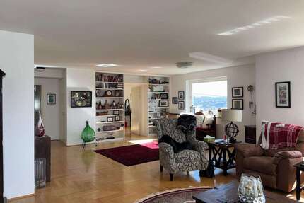 Wohnung zum Mieten in Stuttgart 2.700,00 € 189 m²