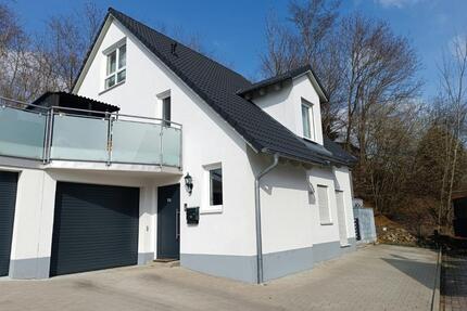 Freistehendes Einfamilienhaus mit Grundstück und Garage - Rettenbach
