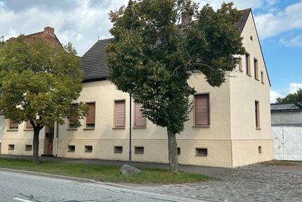 Wohnhaus Haus Mehrfamlienhaus - 79.999,00&nbsp;EUR Kaufpreis, ca.&nbsp; 230,00&nbsp;m&sup2; in Staßfurt (PLZ: 39443) Atzendorf
