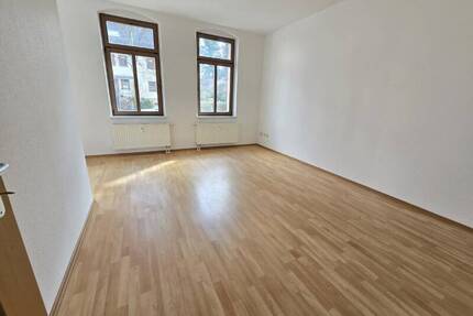 Tolle 2 Raum Wohnung mit Balkon im Erdgeschoß - Chemnitz Hilbersdorf