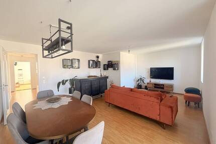 Hochwertige 4 Zimmerwohnung mit traumhaften Westbalkon zum Genießen - Vaterstetten / Weißenfeld