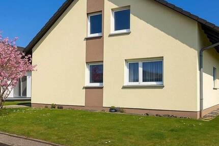 gepflegtes Einfamilienhaus mit Garten & Pergola - Ötigheim