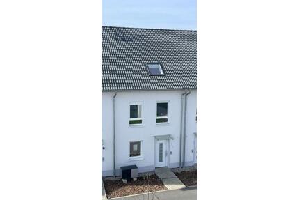 DURCHATMEN - WOHLFÜHLEN mitten - 1.650,00&nbsp;EUR Kaltmiete, ca.&nbsp; 135,35&nbsp;m&sup2; in Waldems (PLZ: 65529)