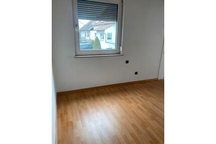 3 Zimmer Wohnung - 1.200,00&nbsp;EUR Kaltmiete, ca.&nbsp; 104,00&nbsp;m&sup2; in Baltmannsweiler (PLZ: 73666)