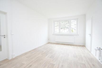 Alles neu 2 Balkone 2 Bäder - 571,00&nbsp;EUR Kaltmiete, ca.&nbsp; 92,00&nbsp;m&sup2; in Chemnitz (PLZ: 09127) Adelsberg