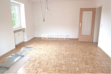 Charmante 2 Zimmer Wohnung mit Balkon in Neutraubling