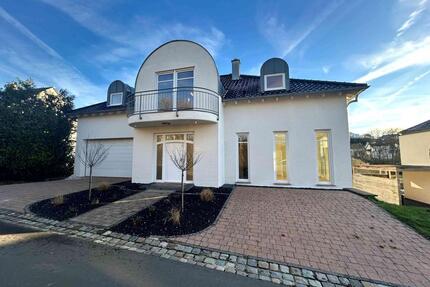 Villa in Neubaugebiet Bitburg-Stahl, Randlage