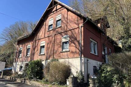 Haus in Bad Karlshafen - 99.000,00&nbsp;EUR Kaufpreis, ca.&nbsp; 208,00&nbsp;m&sup2;&nbsp;Wohnfl&auml;che in Bad Karlshafen (PLZ: 34385) Helmarshausen