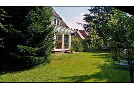 Solide gebautes Wohnhaus mit großem Grundstück - Wyk