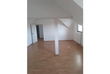 Biete schöne 1 12 Raum-Wohnung in RE-Stadt - Recklinghausen