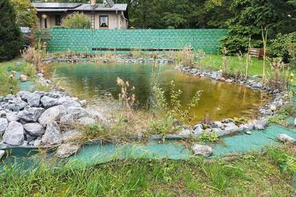 Bungalow mit Schwimmteich auf 900 m² Grundstück - naturnah wohnen in zentraler Lage - provisionsfrei - Schöneiche bei Berlin