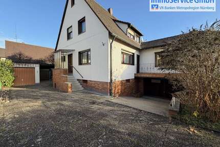 Haus zum Kaufen in Fürth 599.000,00 € 184.57 m²