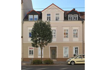 Tolle 2-Raum-Wohnung mit schöner Südterrasse und Einbauküche - Zwickau
