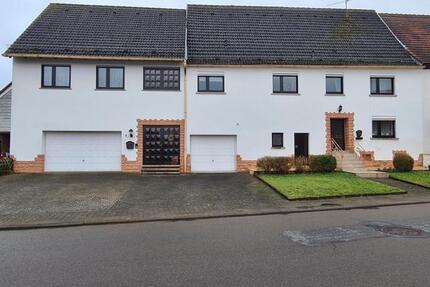 Großzügiges gepflegtes 2-Familienhaus Nähe Schönenberg-Kübelberg