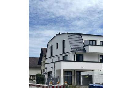 Exklusive 2-Zimmer-Dachgeschosswohnung - Germering