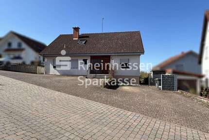 Haus zum Kaufen in Weinolsheim 435.000,00 € 215 m²