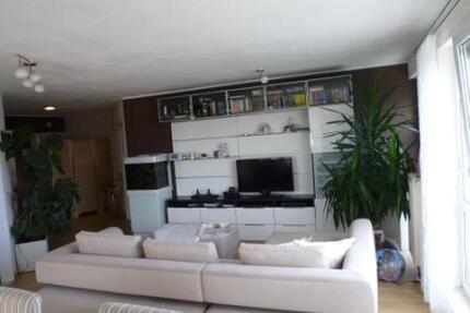 Großzügige, helle 2,5 Zimmer Wohnung direkt in Schwandorf