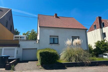Freistehendes Einfamilienhaus mit großem Garten - Wadgassen