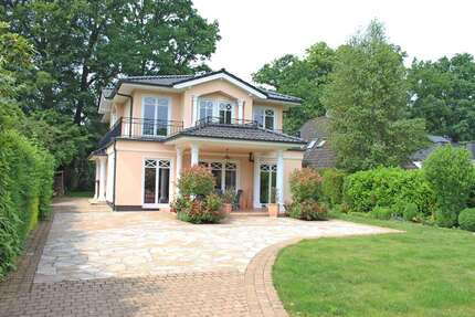 Haus zum Mieten in Bremen 2.450,00 € 220 m²