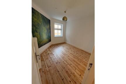 Gewerberaum zu vermieten - 550,00&nbsp;EUR Kaltmiete, ca.&nbsp; 10,00&nbsp;m&sup2; in Ahrensburg (PLZ: 22926)
