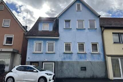 Fachwerk-Zweifamilienhaus mit 6 Zimmern, kl. Garten mit Terrasse und Ausbaupotenzial in Lichtenstein