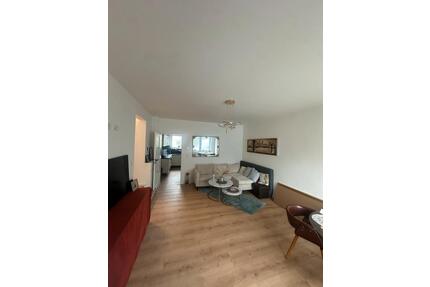 Wg-Wohnung für Handwercker - 45,00&nbsp;EUR Kaltmiete, ca.&nbsp; 60,00&nbsp;m&sup2; in Neumarkt in der Oberpfalz (PLZ: 92318) Altenhof