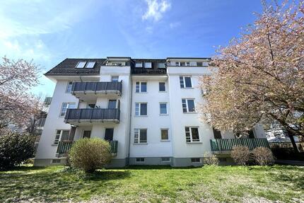 ++Helle und geräumige Dachgeschosswohnung mit Balkon++ - Chemnitz Altendorf