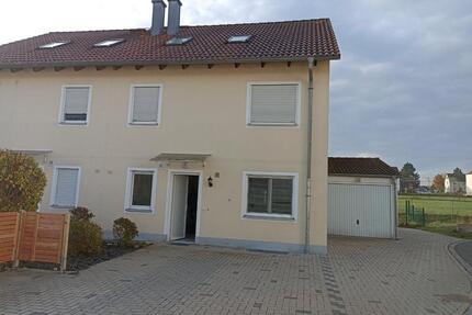 geräumige Doppelhaushälfte mit 4 Schlafzimmer in 92249 Vilseck
