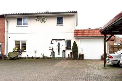 Großzügige und hochwertige Doppelhaushälfte in Wietzen