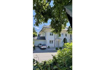 Haus zum Mieten in Grünwald 5.800,00 € 240 m²