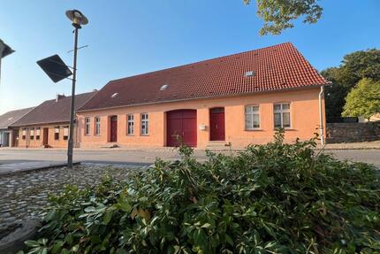 Zweifamilienhaus in Penkun - 85.000,00&nbsp;EUR Kaufpreis, ca.&nbsp; 230,00&nbsp;m&sup2; in Penkun (PLZ: 17328)