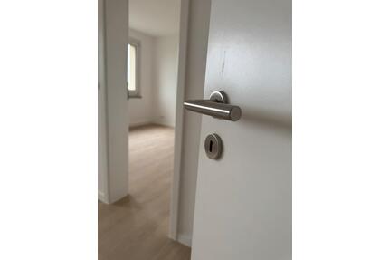 2RW ERSTBEZUG nach Sanierung - 495,00&nbsp;EUR Kaltmiete, ca.&nbsp; 45,00&nbsp;m&sup2; in Groitzsch (PLZ: 04539)