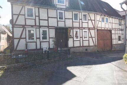 Geräumiges Fachwerkhaus in Breuna neben Kirche