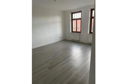 Frisch renoviert !!! 2 Raum mit Balkon und Fahrstuhl - Chemnitz Bernsdorf