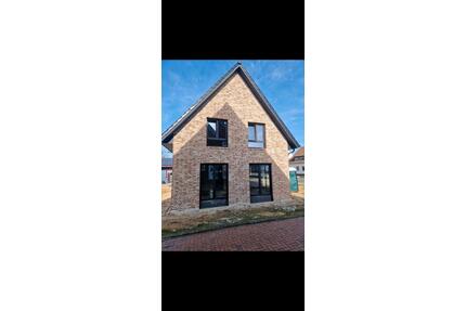 Einfamilienhaus in Hollage!! - 1.580,00&nbsp;EUR Kaltmiete, ca.&nbsp; 136,00&nbsp;m&sup2; in Wallenhorst (PLZ: 49134)