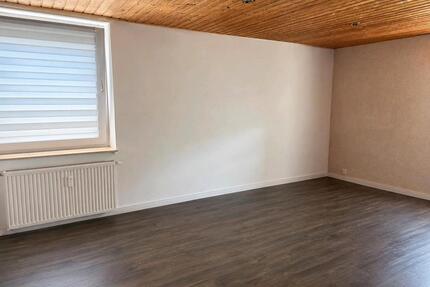 2 Familienhaus mit Garage und Garten in Saarbrücken Klarenthal