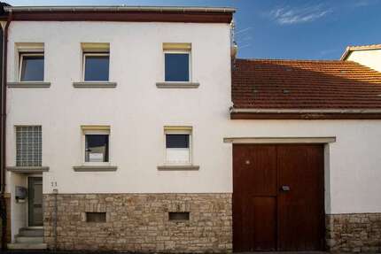 Haus zum Kaufen in Kraichtal-Unteröwisheim 299.000,00 € 141.65 m²