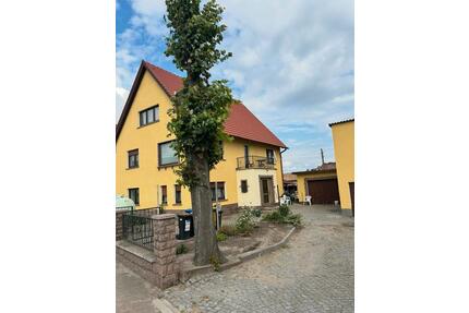 Großes freistehendes Einfamilienhaus mit Garten, Keller, Garage - Weinböhla