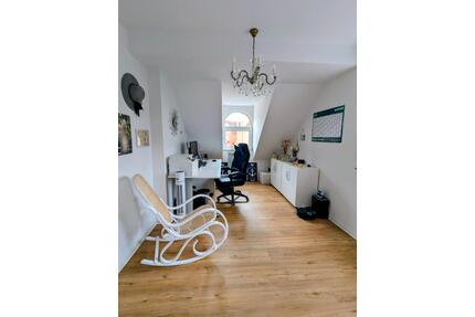 Geräumige 94m², renovierte 3 Raum Wohnung mit Küche und Balkon - Pulsnitz