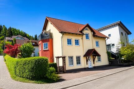 Gepflegtes Zweifamilienhaus in Biebergemünd Kassel