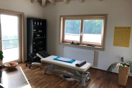 Praxis Büroräume zu vermieten - 550,00&nbsp;EUR Kaltmiete, ca.&nbsp; 60,00&nbsp;m&sup2; in Hemau (PLZ: 93155)