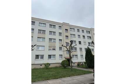 Wohnung zum Kaufen in Ottendorf- Okrilla 39.900,00 € 49.03 m²
