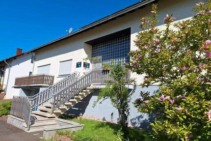 Großzügige 4 Zimmer Küche Bad Whg ZKB Gäste WC in Bliesransbach - Saarbrücken Eschberg