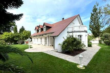 Haus zum Kaufen in Adelsried 1.395.000,00 € 425 m²