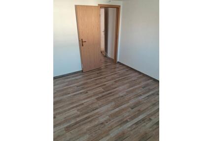 Wohnung zu vermieten - 715,00&nbsp;EUR Kaltmiete, ca.&nbsp; 91,00&nbsp;m&sup2; in Stollberg (Erzgebirge) (PLZ: 09366)