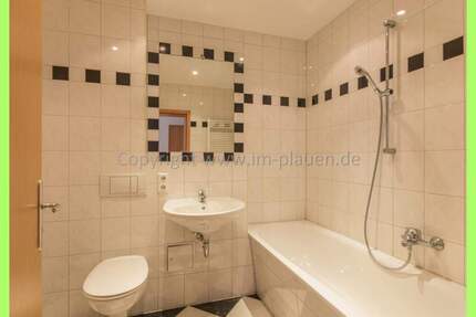 Balkon - Badewanne - offene Küche - Laminat | 2-Zimmer-Wohnung Plauen Haselbrunn